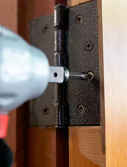 Professional Door Hinge Replacement Plantation, FL